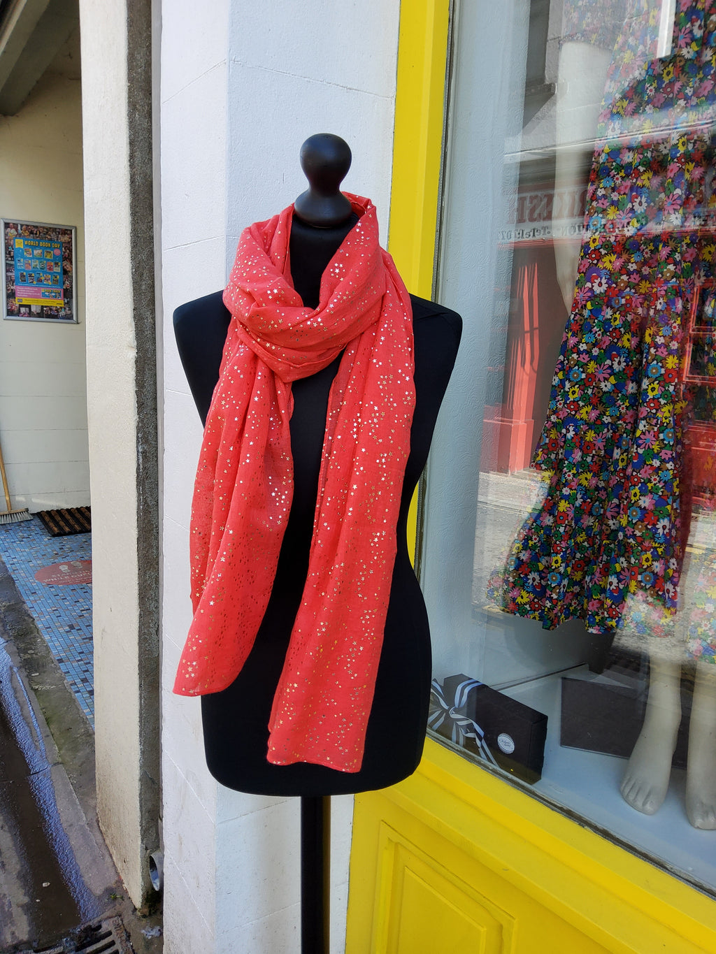Coral star scarf
