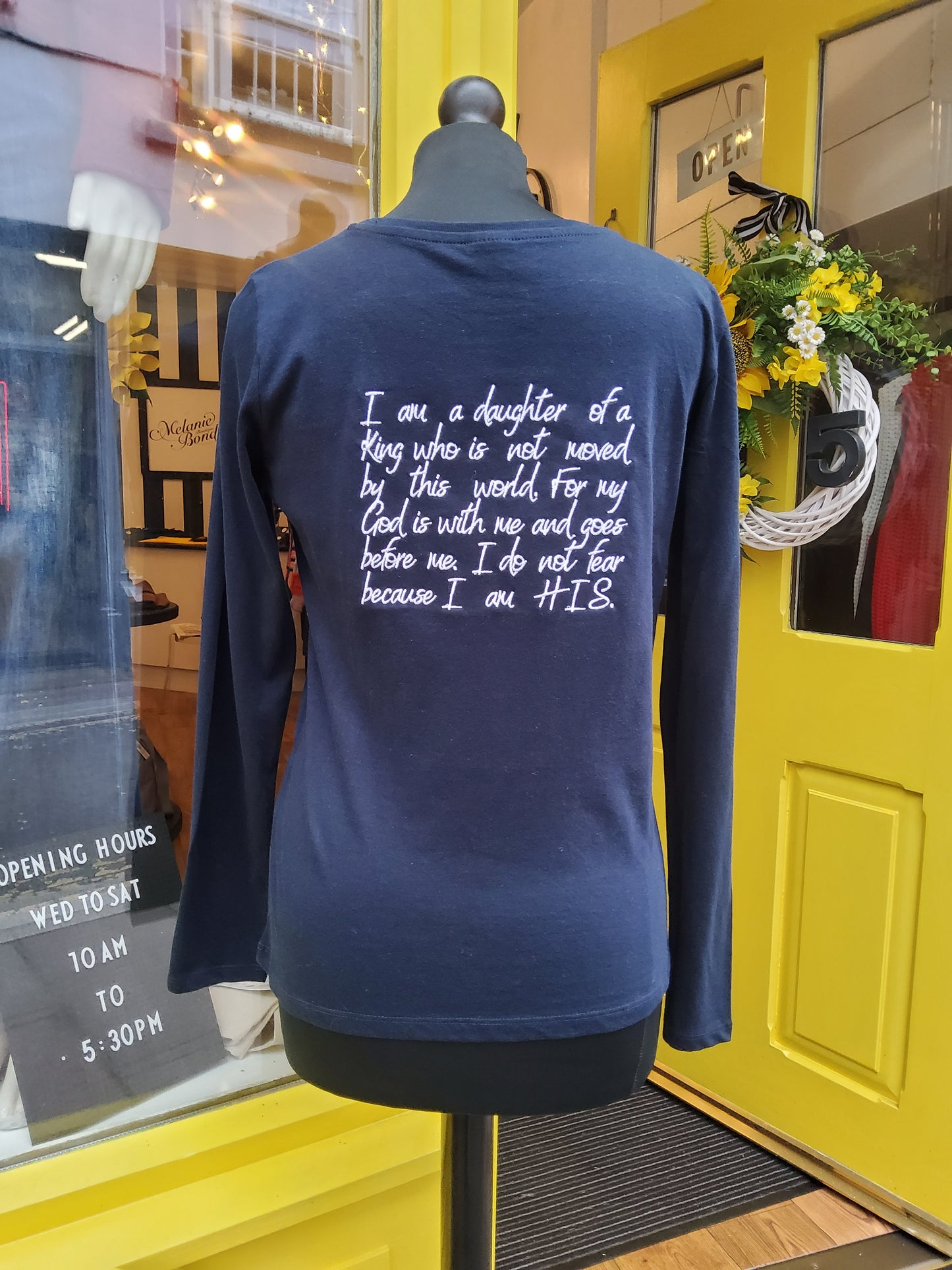 Daughter of the King long-sleeved T-shirt- Navy
