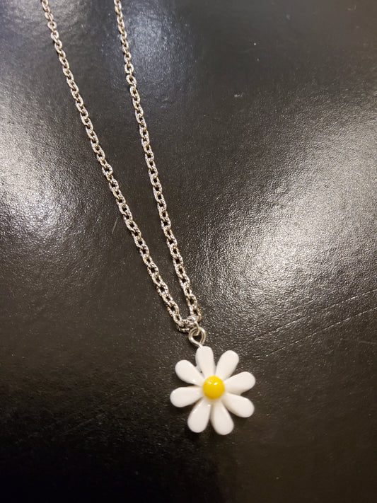 Daisy Necklace