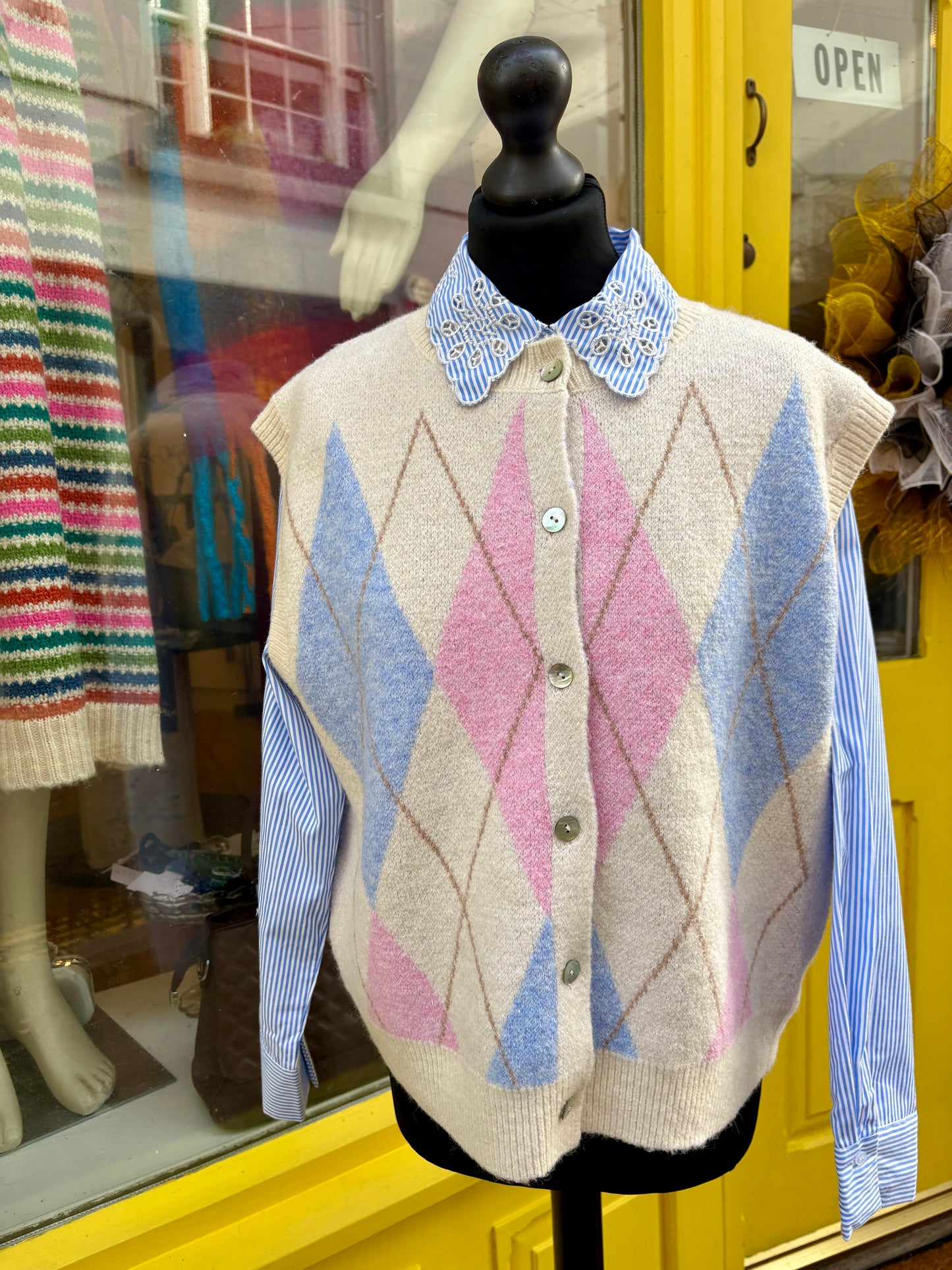 Harlequin diamond pattern wool blend vest