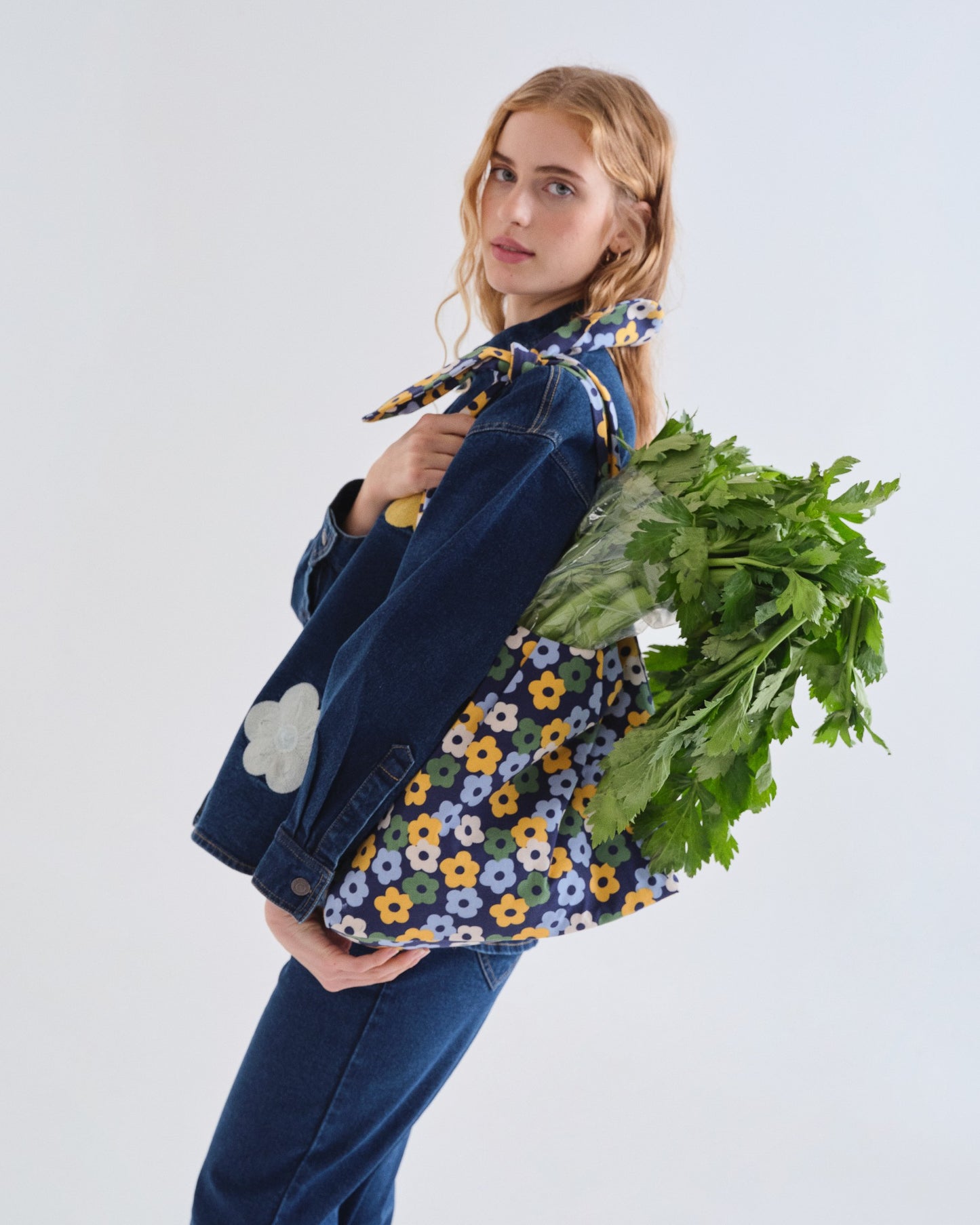 Pre-order* Compañía Fantástica: Embroidered denim flower shacket