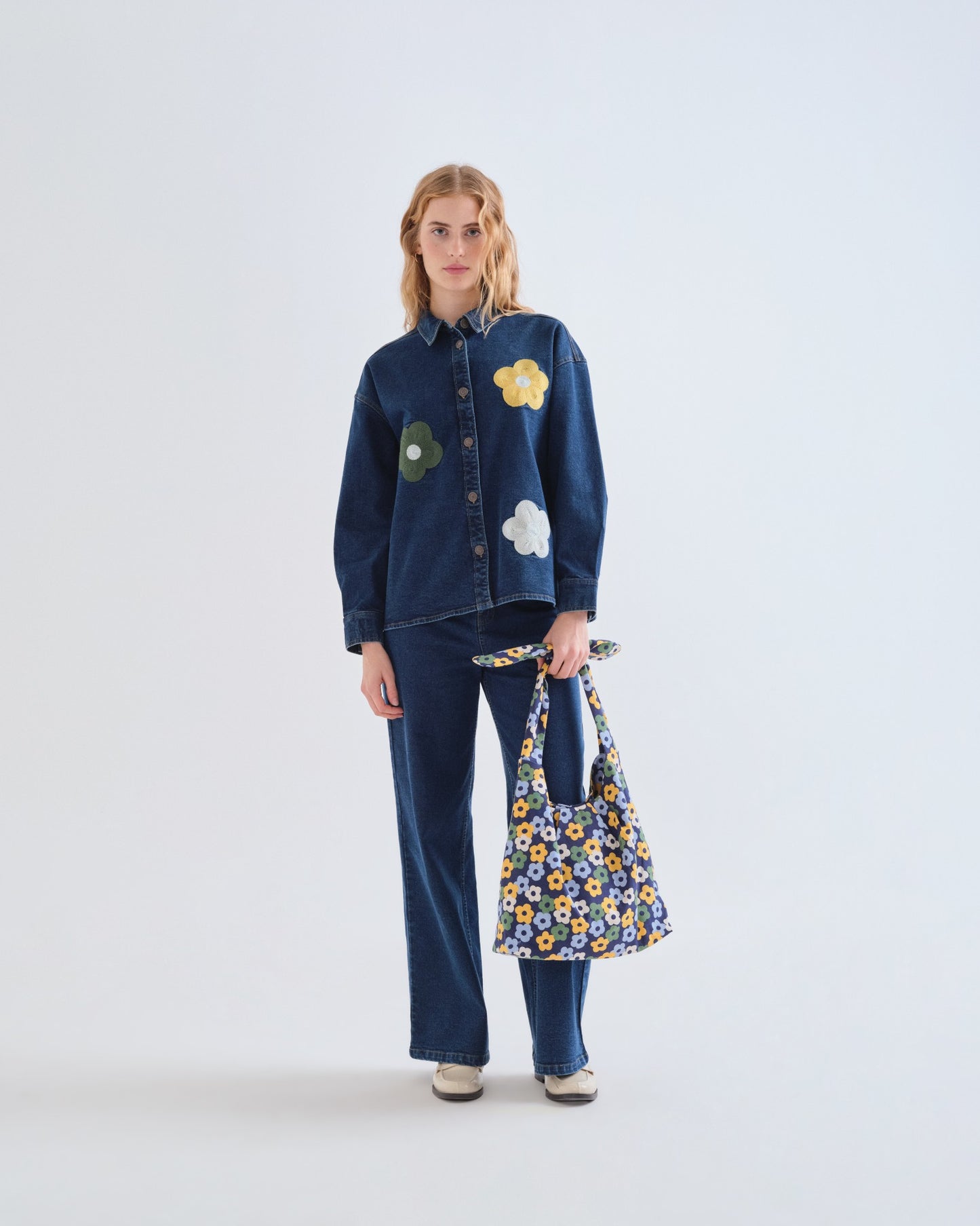 Pre-order* Compañía Fantástica: Embroidered denim flower shacket