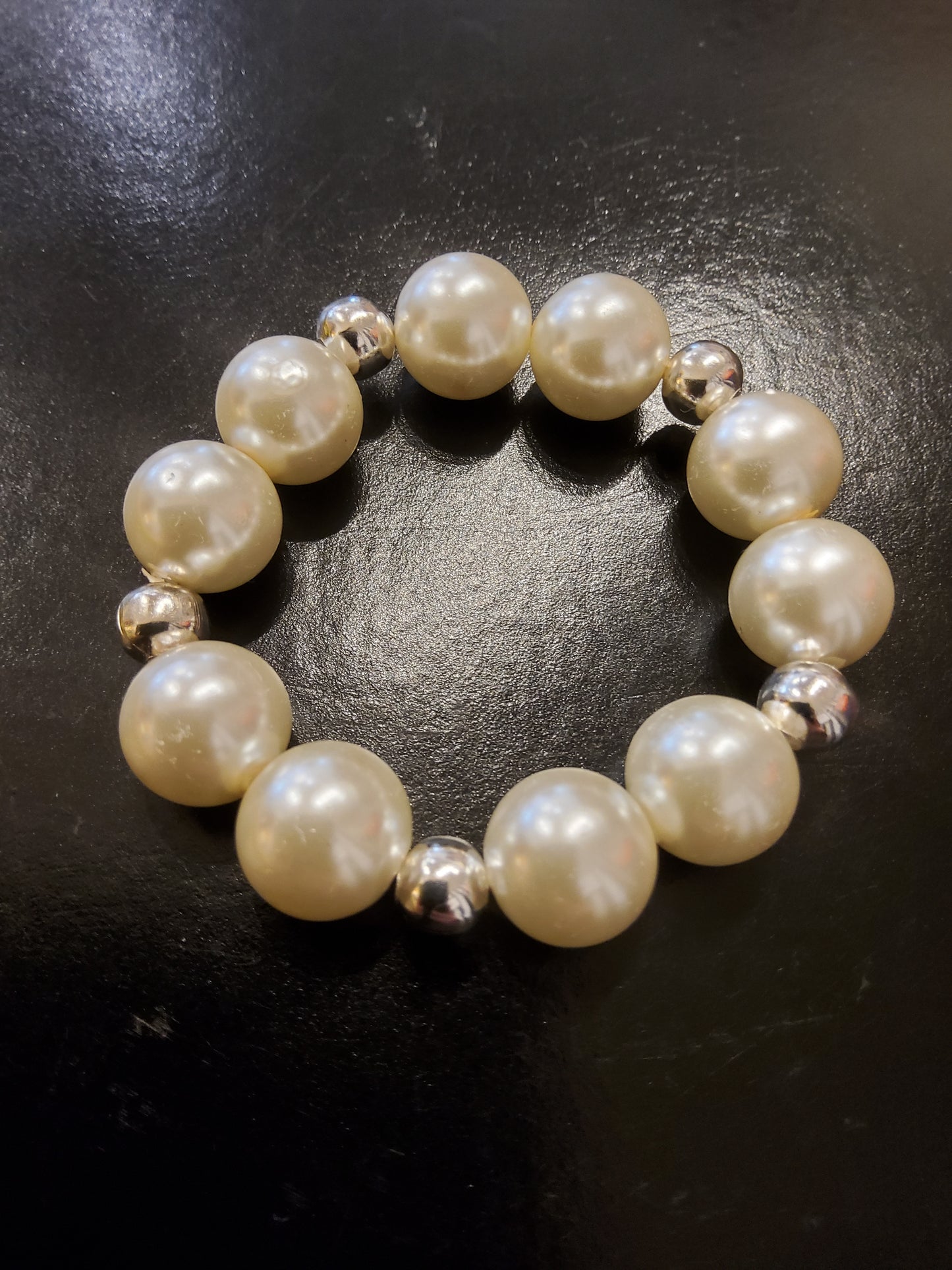 Glass Pearl and Silver Coloured Bead Bracelet