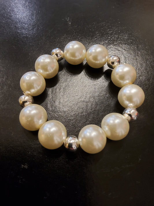 Glass Pearl and Silver Coloured Bead Bracelet