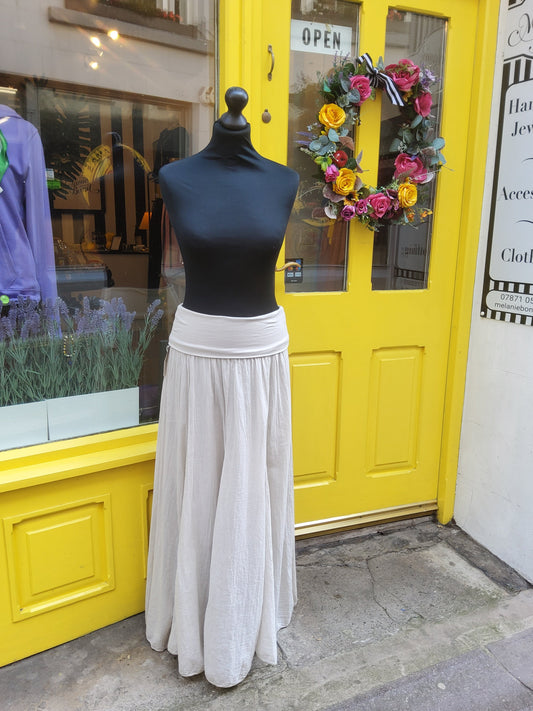 Flowing Crinkle Godet Hem Maxi Skirt in Beige
