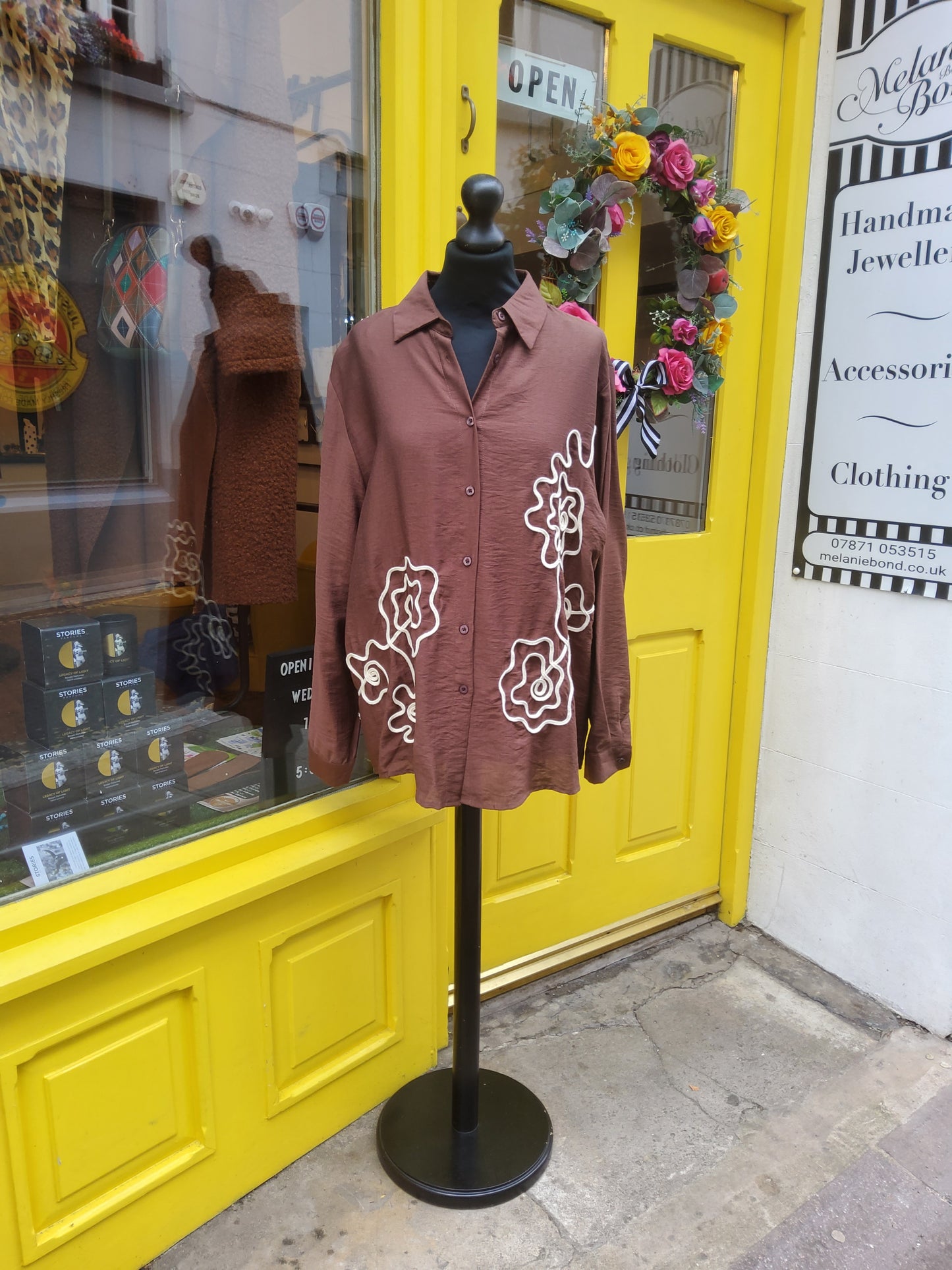 Floral Embroidery Roll Sleeve Shirt