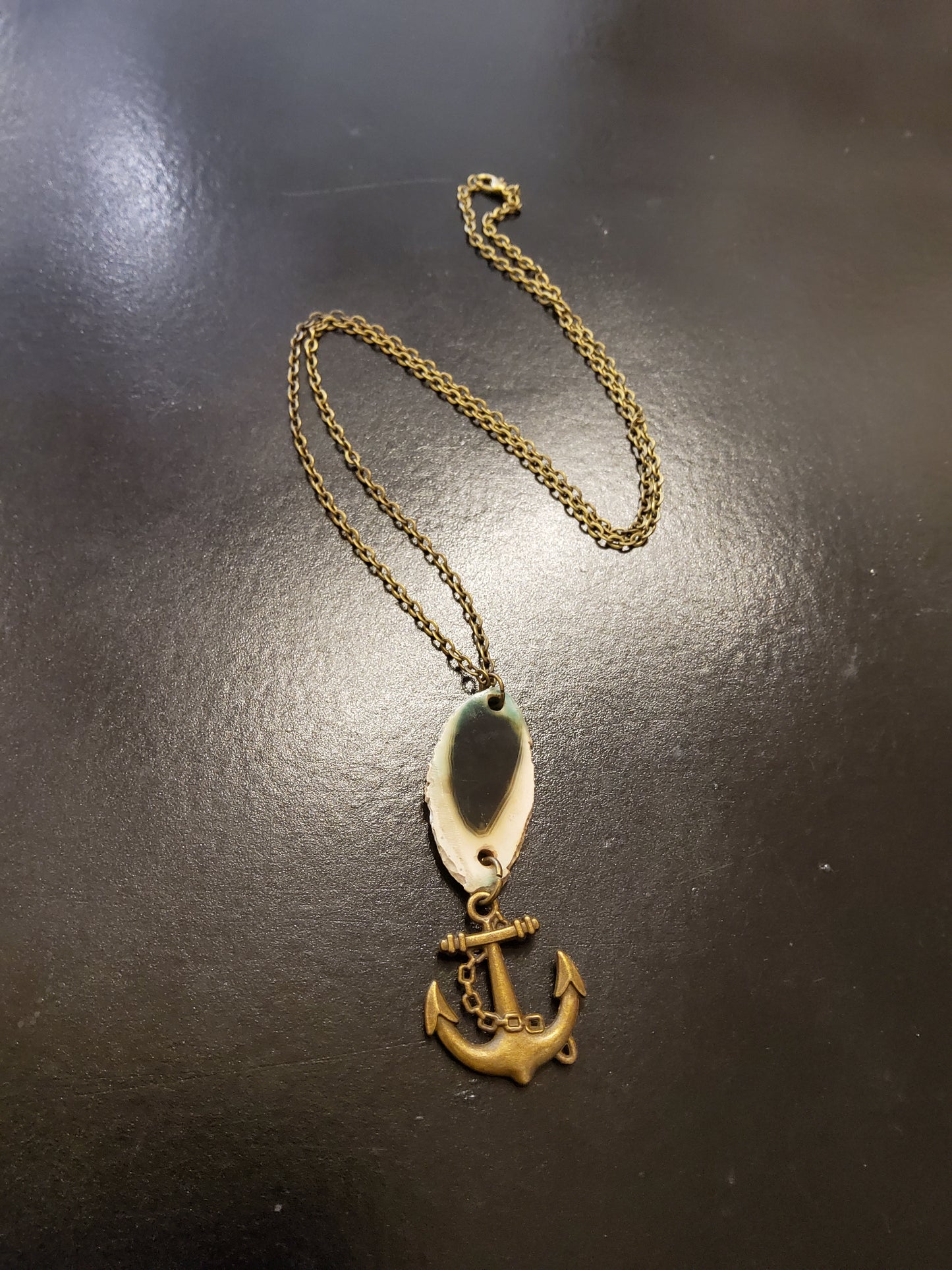 Anchor Necklace with Agate stone