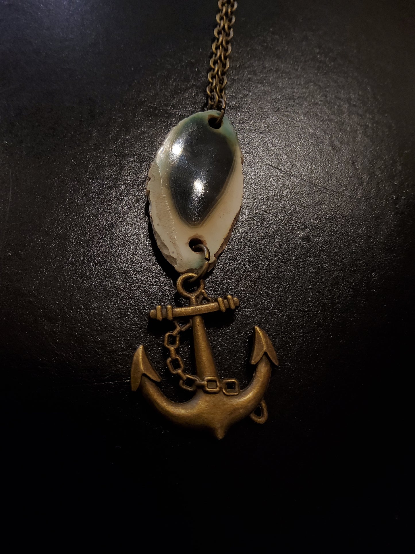 Anchor Necklace with Agate stone