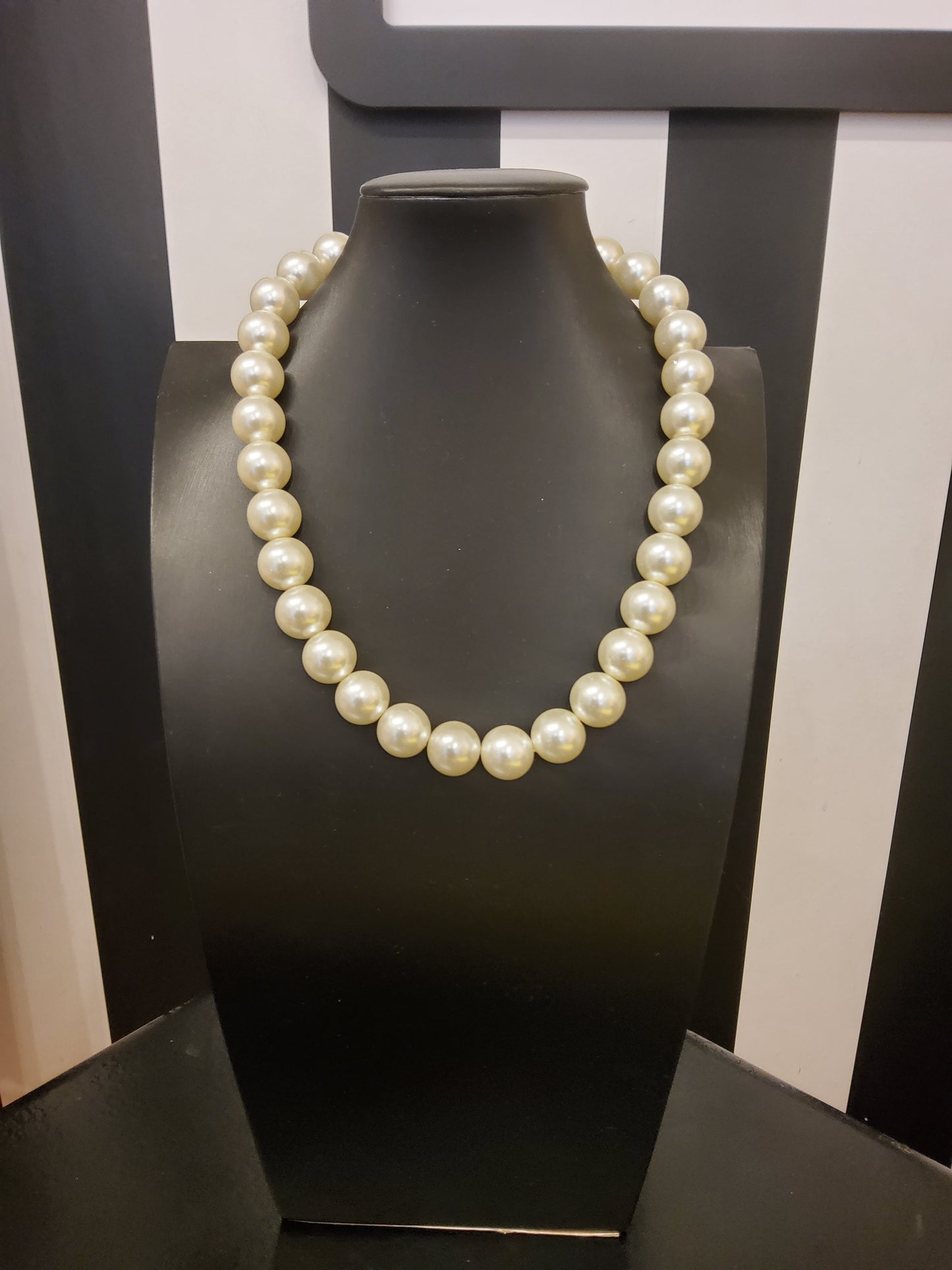 Large Pearl Necklace